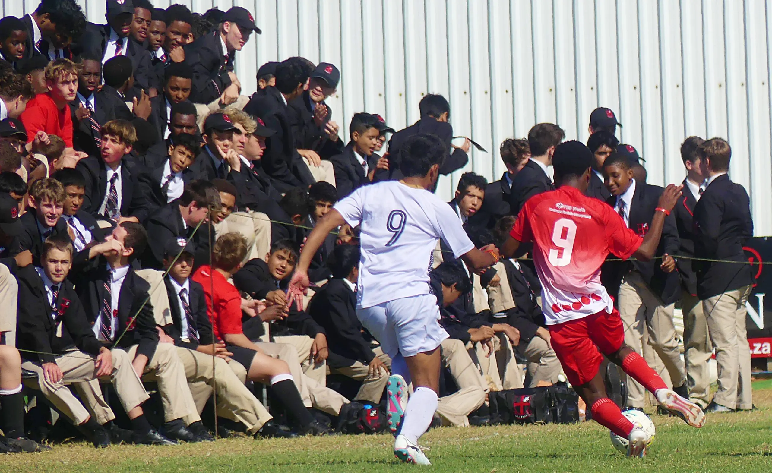 Healthy home support cheered on the Clifton 1st XI. (Photo: Brad Morgan)