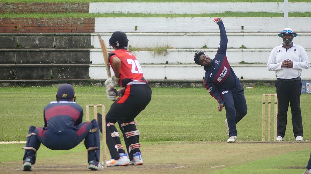 Aryan Gopalan tied up and tricked Clifton's batsmen with his impressive control of flight. (Photo: Brad Morgan)