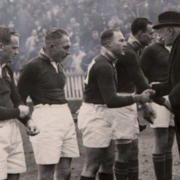 Philip Nel (right) introduces his team to the dignitaries before the decisive third test in Auckland.