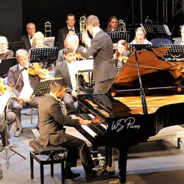 Samir Dookie performing with the Pretoria Symphony Orchestra, 5 March 2023.