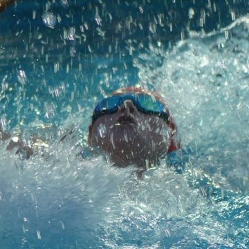 Swimming at the Nestor Pierides Gala. (Photo: Brad Morgan)