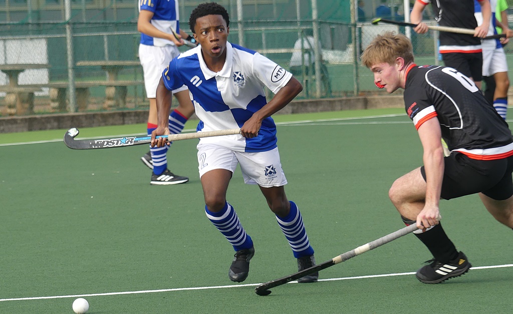 Phenyo Selogilwe's close control and ability to deal with pressure stood out for the visiting Saint Andrew's team. (Photo: Brad Morgan)