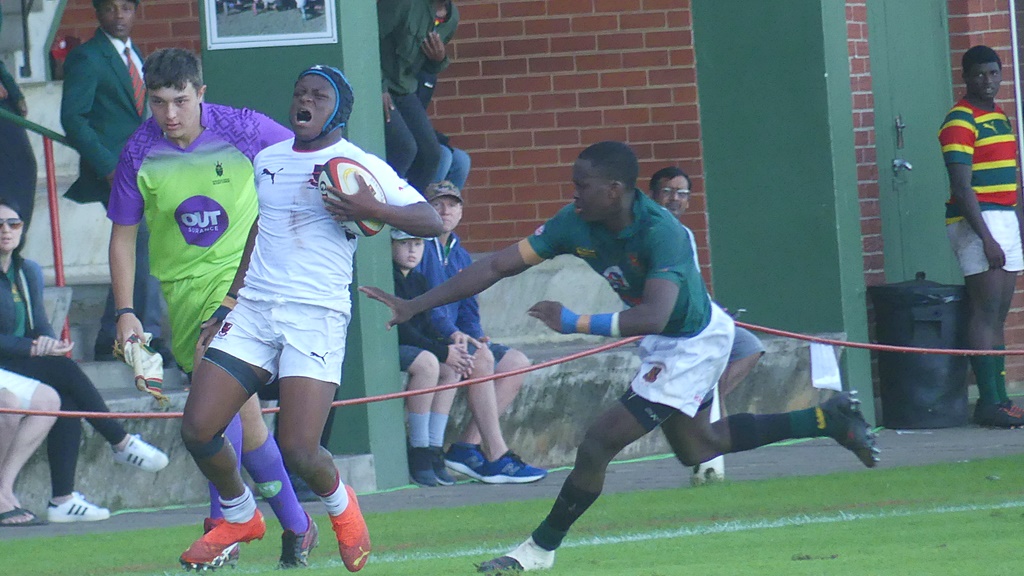 Nkanyiso Ntshangase's hamstring injury, which came just after loosehead prop Lungani Ngcobo had to leave the field, undermined Clifton's attempted fightback against Glenwood. (Photo: Brad Morgan)