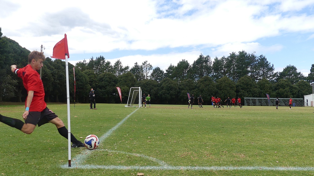 Maritzburg College captain Mateo Horstead delivers a corner during his side's battle with Glenwood in the Final of the Primo Big 10. (Photo: Brad Morgan)