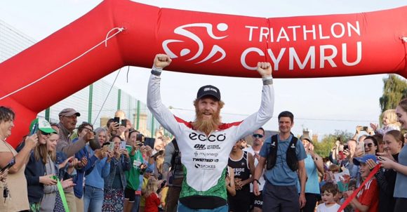 Old Hiltonian Sean Conway sets extreme triathlon world record