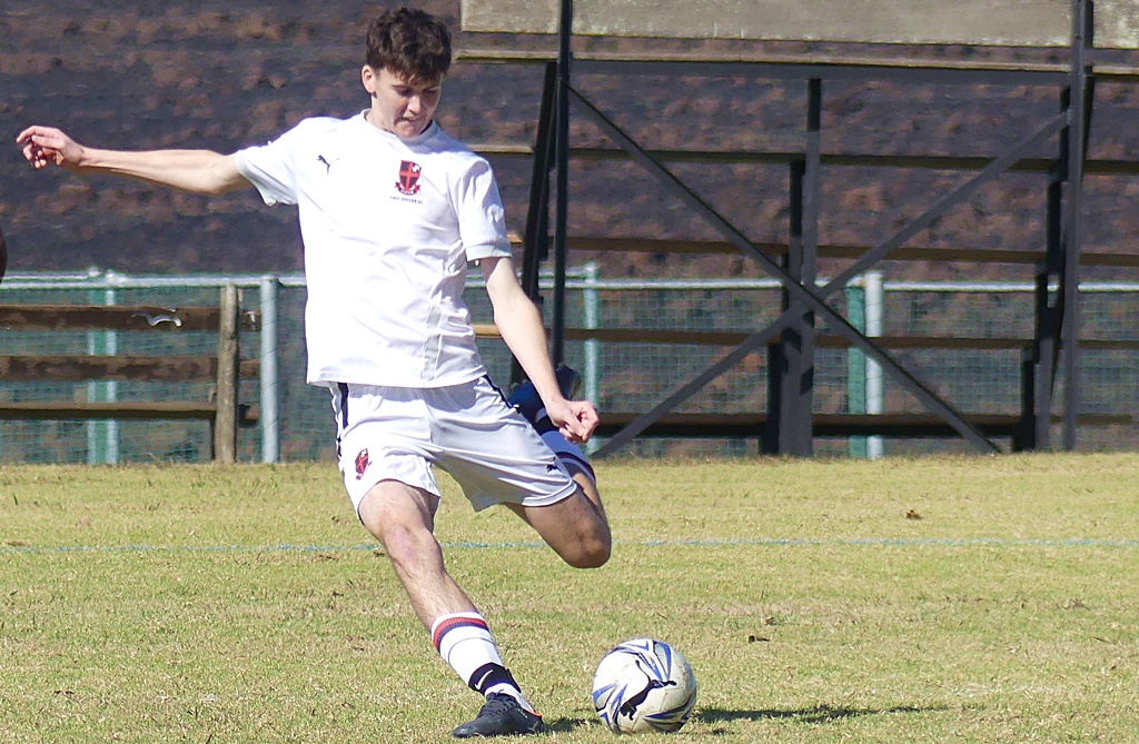 The Clifton and Kloof High 1st teams shared the spoils, which was reflective of the results throughout the day between the two schools. (Photo: Brad Morgan)