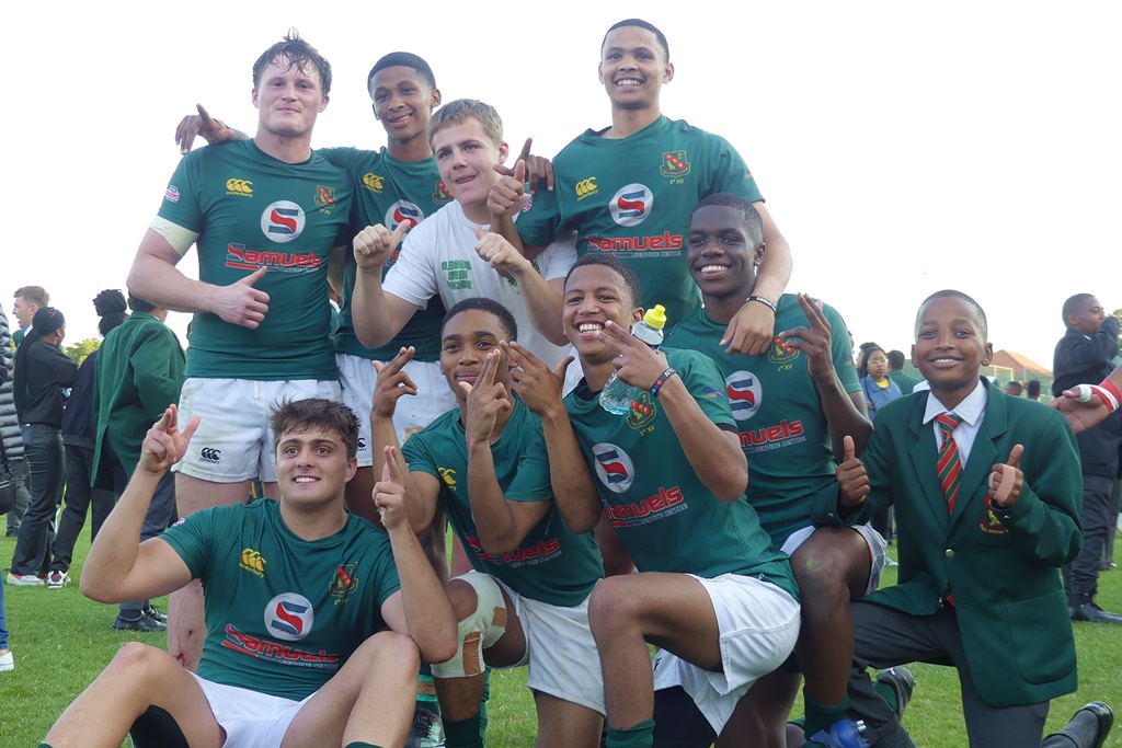 After the match, Glenwood's players and supporters snapped tons of photos to save their memories of a special victory. (Photo: Brad Morgan)