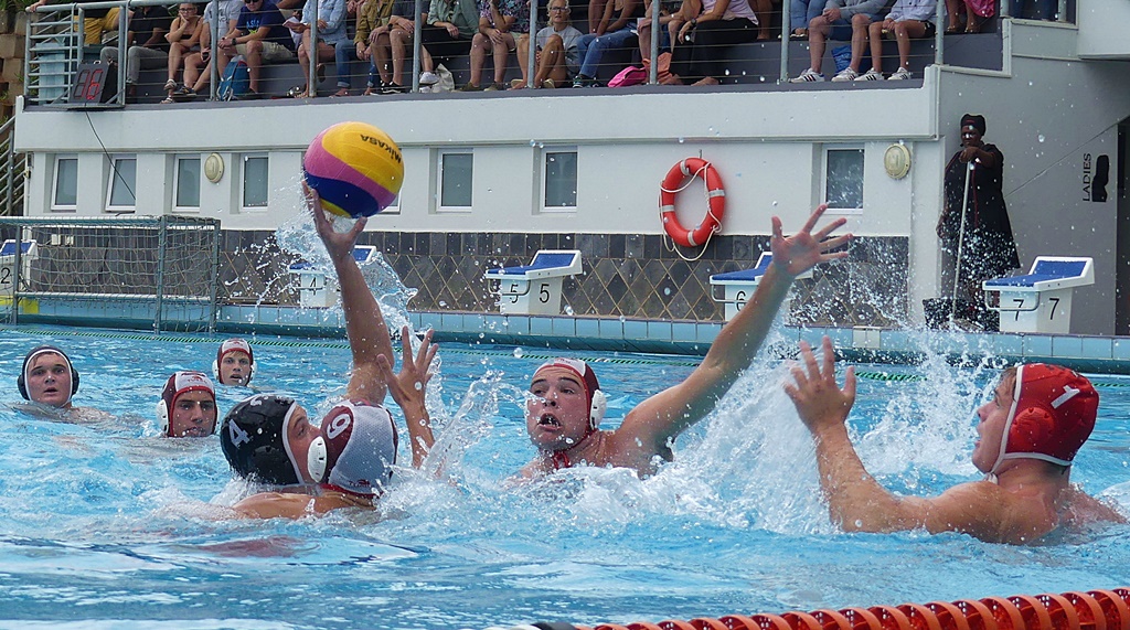 There was next to nothing in it as Clifton College and Hilton College produced a memorable 1st team clash at the Clifton Aquatic Centre in front of an appreciative crowd on Saturday. (Photo: Brad Morgan)