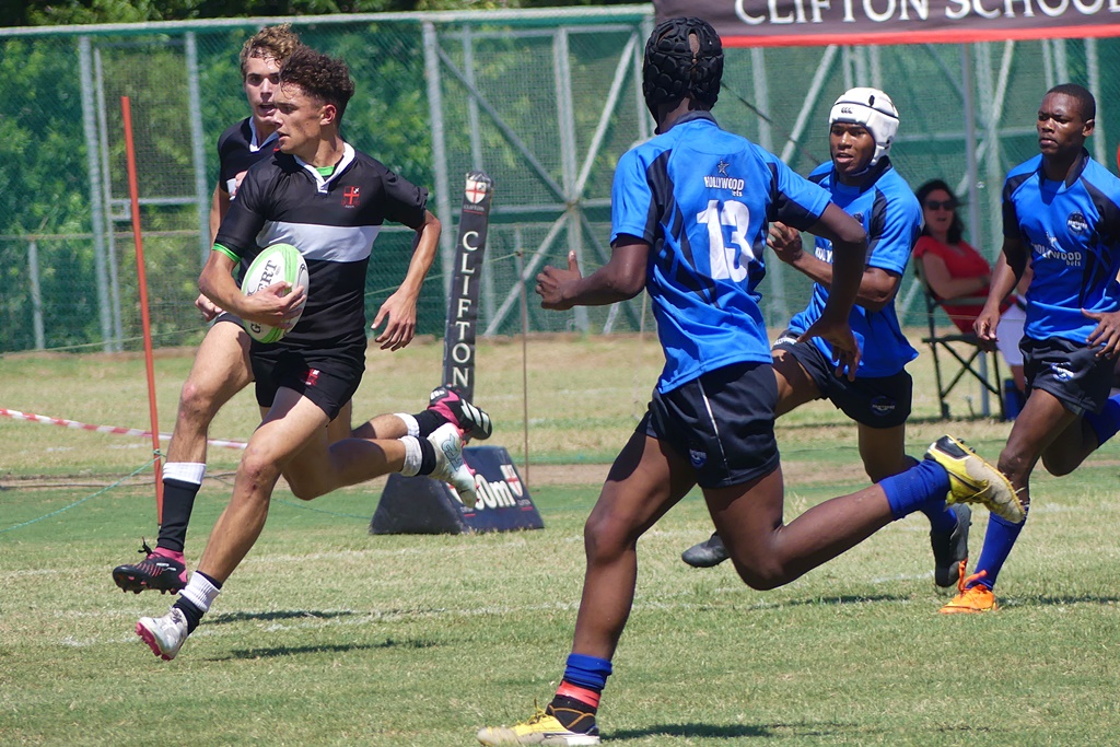 Clifton's backs enjoyed a good outing against Durban Development and consistently tore holes in the Durban Development defence. (Photo: Brad Morgan)