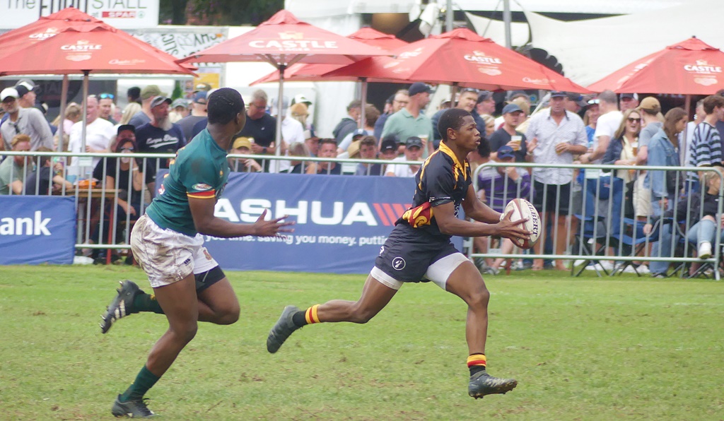 EG Jansen's powerful pack and slick backs forced Glenwood onto defence. (Photo: Brad Morgan)