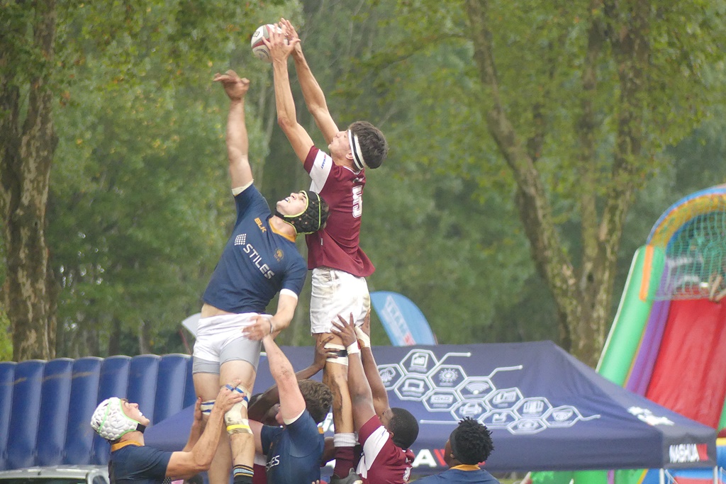 Kearsney lock Ryan Sim flies high to secure a lineout throw-in against Rondebosch. (Photo: Brad Morgan)