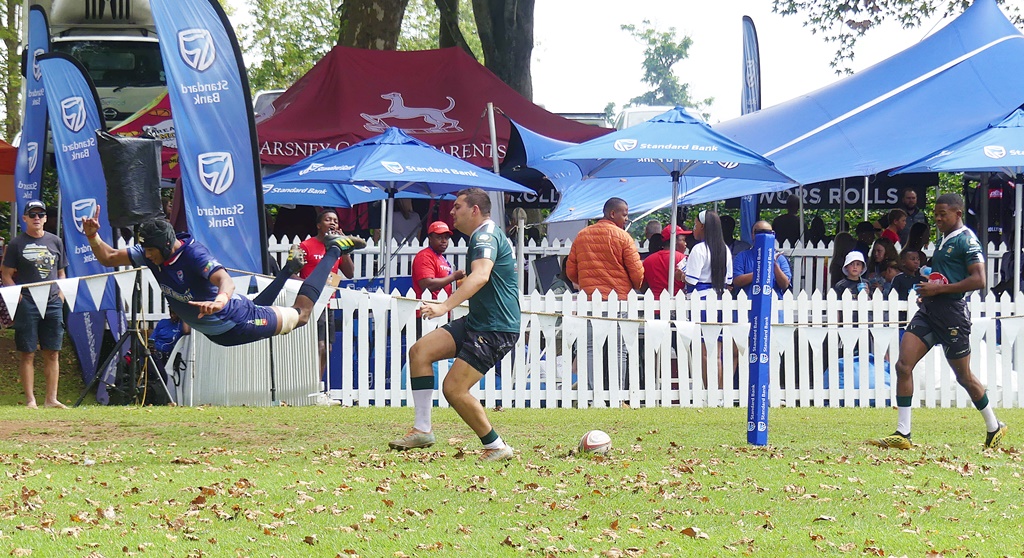 Try time! Worcester Gimnasium went over for six against Marlow. (Photo: Brad Morgan)