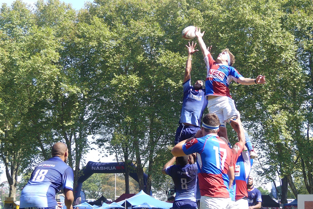 There was next to nothing between Worcester Gimnasium and Framesby on a beautiful Botha's Hill day. (Photo: Brad Morgan)