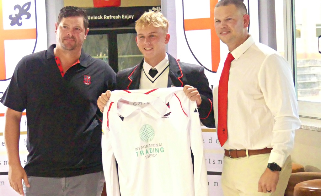 1st XI coach Robbie Frylinck, 1st XI captain Tim Saulez, and Director of Cricket Brandon Scullard show off Clifton's new playing kit. (Photo:: Brad Morgan)